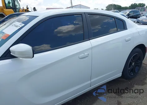 2019 Dodge Charger Sxt z USA, uszkodzony, nr VIN 2C3CDXBG4KH623726